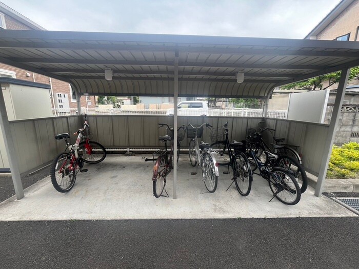 物件外観写真4　(駐輪場)