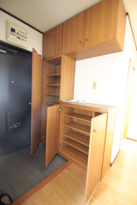 物件内観写真8　(靴箱)