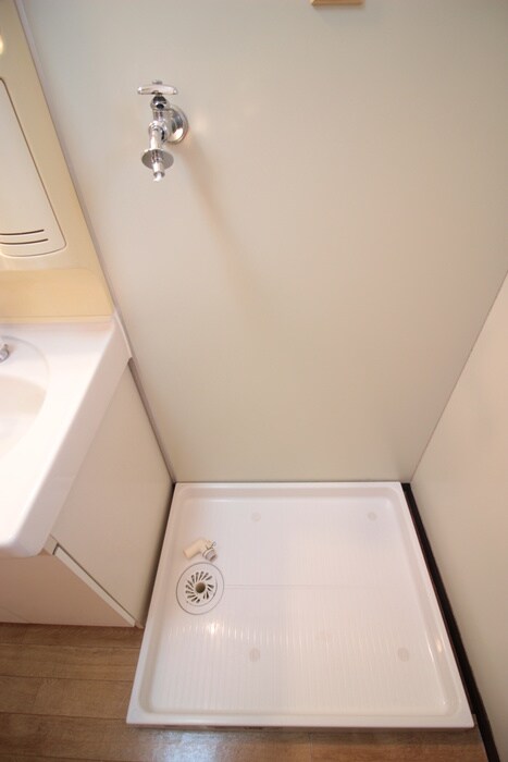 物件内観写真12　(洗濯機置場)