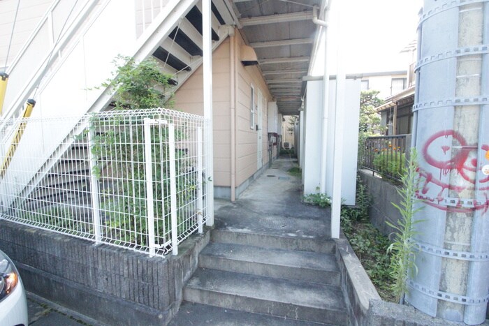 物件外観写真6　(エントランス部分)