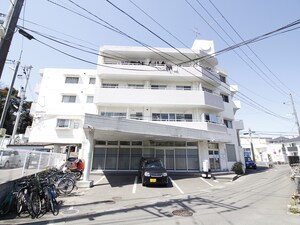 ロイヤルヒルズオガタ外観写真