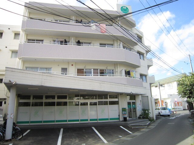 物件外観写真6　(駐車場)