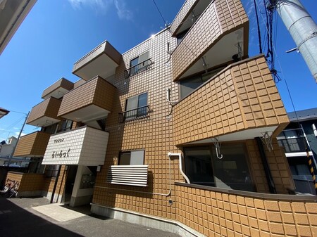 マンションらいらっく外観写真