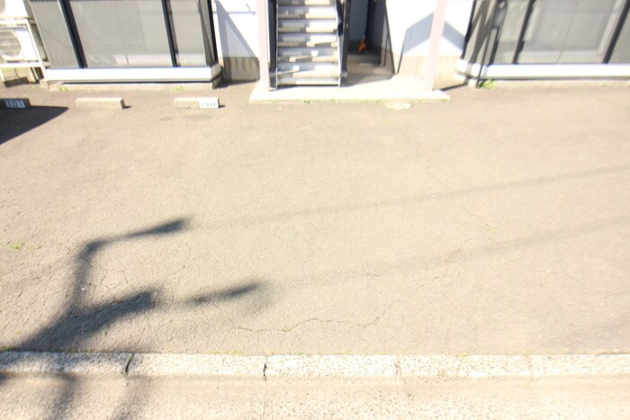 物件外観写真4　(駐車場)