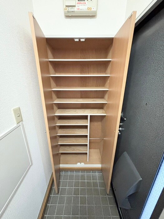 物件内観写真15　(靴箱)