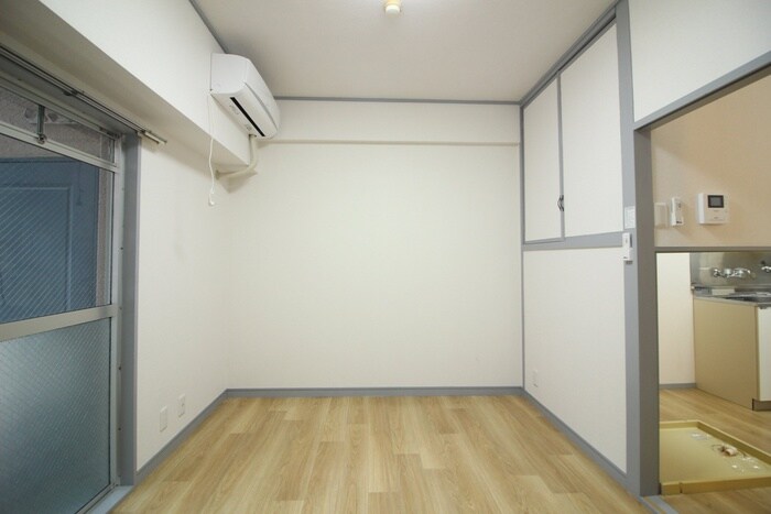 物件内観写真8　(居室)