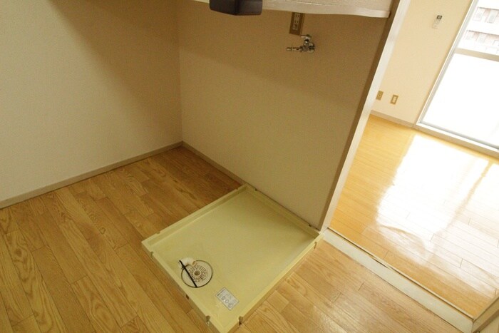 物件内観写真15　(洗濯機置場)