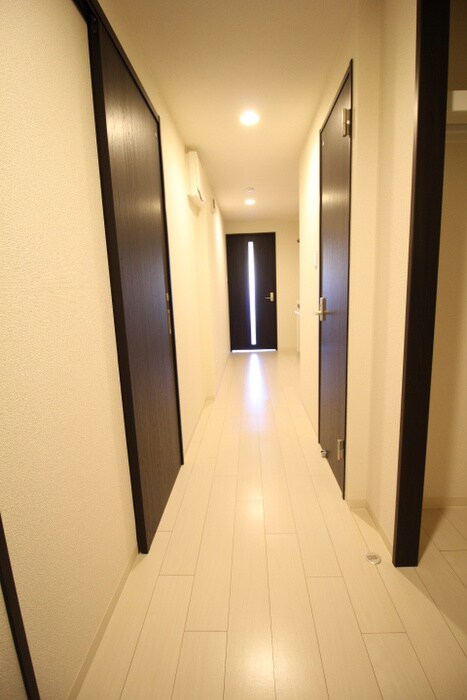 物件内観写真7　(玄関)