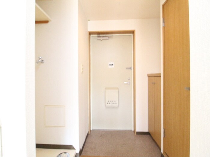 物件内観写真14　(玄関)