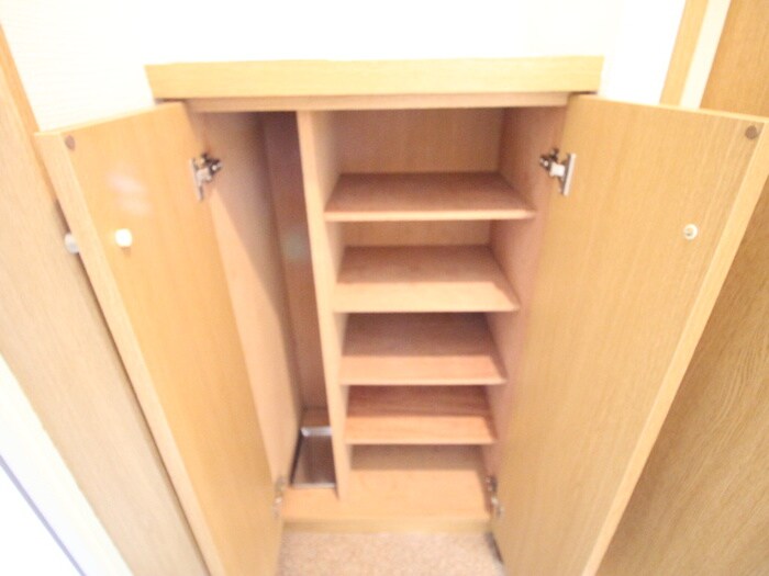 物件内観写真15　(靴箱)