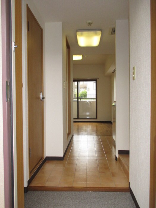 物件内観写真16　(玄関)