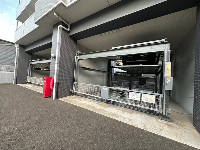 物件外観写真5　(駐車場)