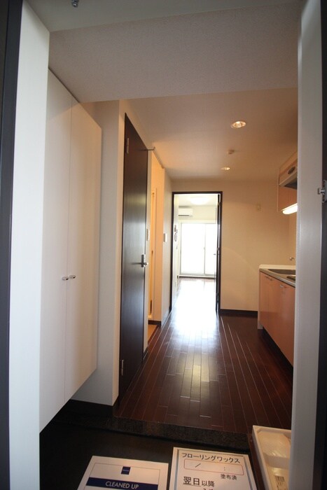 物件内観写真16　(玄関)