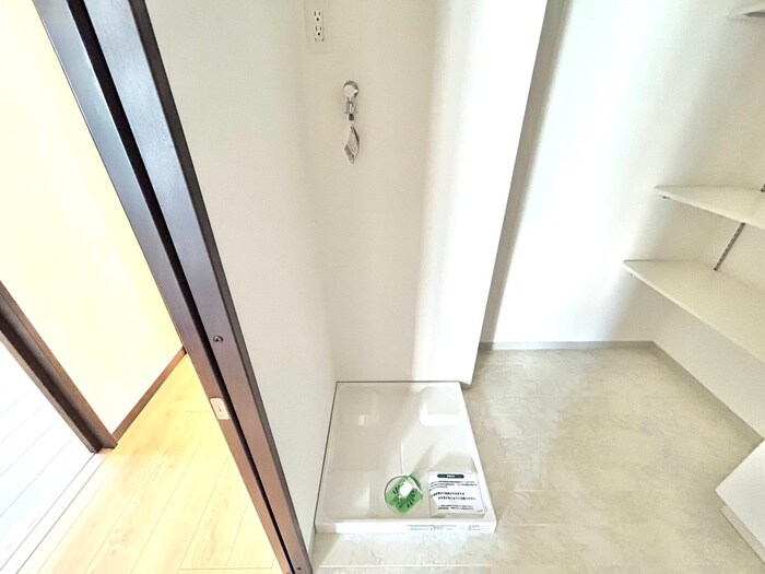 物件内観写真14　(洗濯機置場)