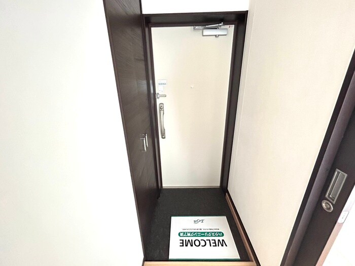 物件内観写真17　(玄関)