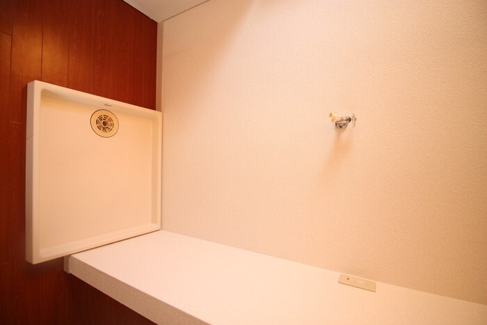 物件内観写真12　(洗濯機置場)