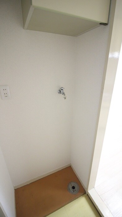 物件内観写真14　(洗濯機置場)