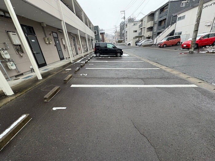 物件外観写真6　(駐車場)