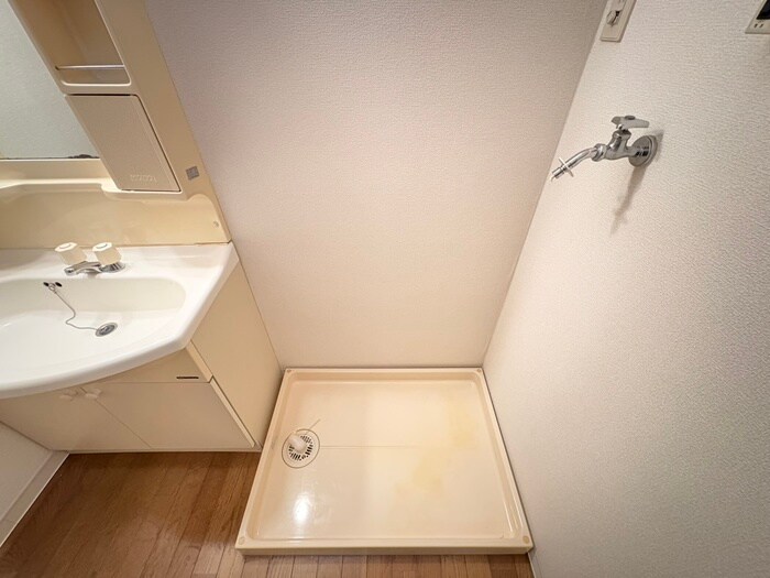 物件内観写真14　(洗濯機置場)