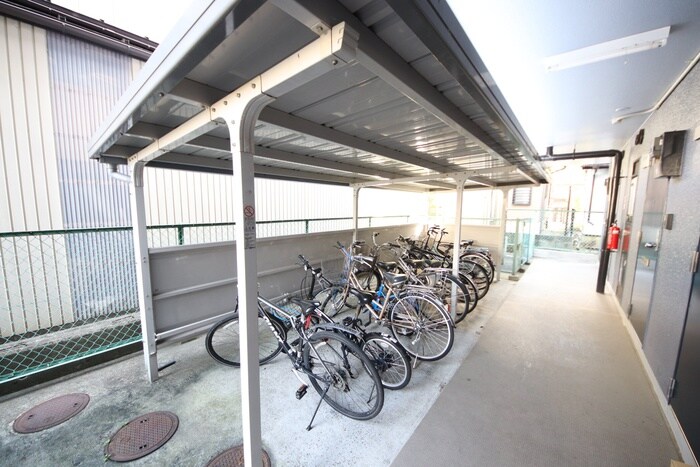 物件外観写真5　(駐輪場)