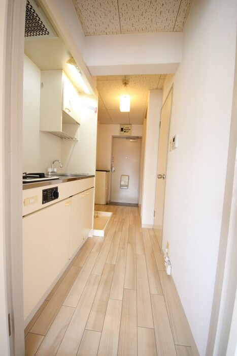 物件内観写真16　(廊下)