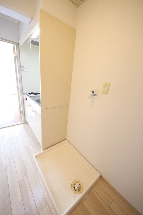 物件内観写真17　(洗濯機置場)