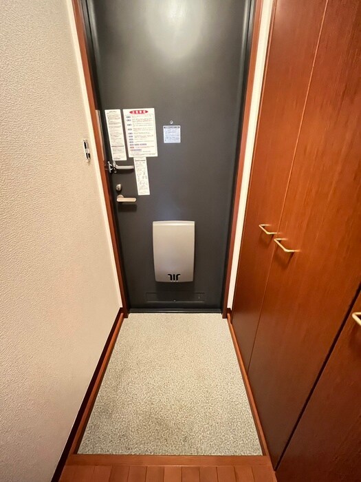 物件内観写真14　(玄関)