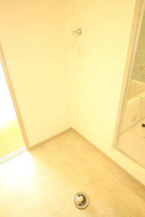 物件内観写真17　(洗濯機置場)