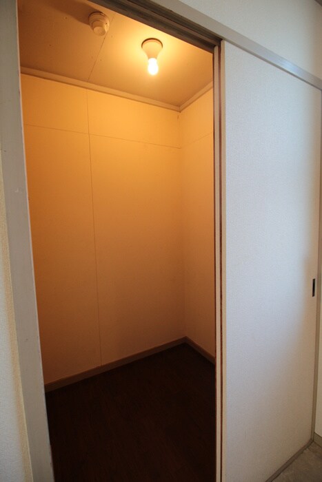 物件内観写真21　(収納)