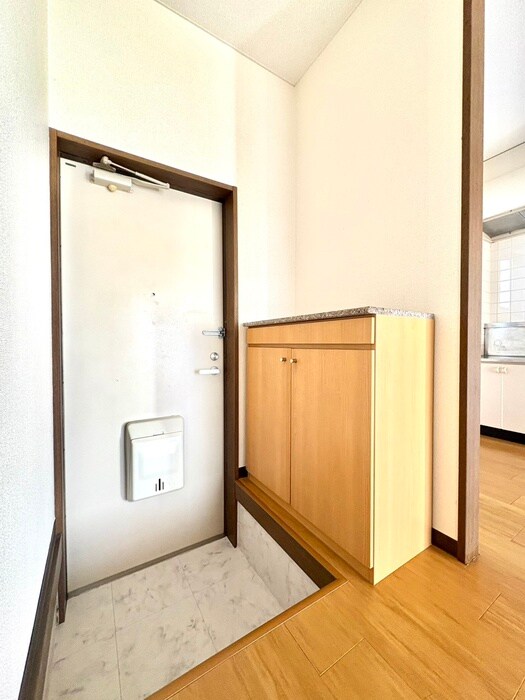 物件内観写真15　(玄関)