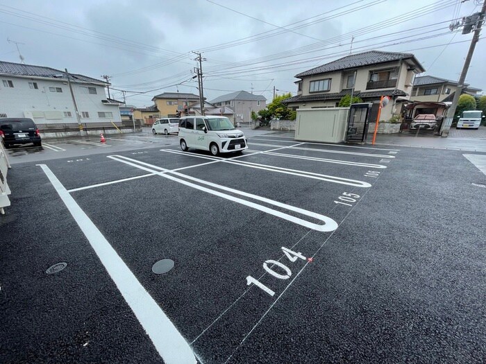 物件外観写真2　(駐車場)