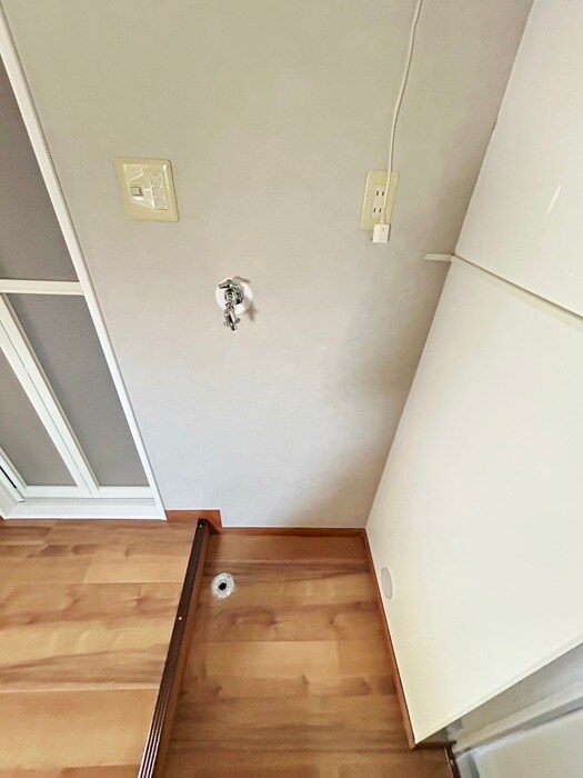 物件内観写真14　(洗濯機置場)