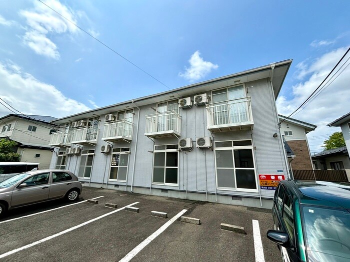 物件外観写真2　(駐輪場)