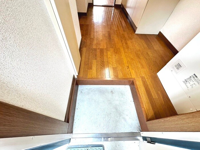 物件内観写真15　(玄関)