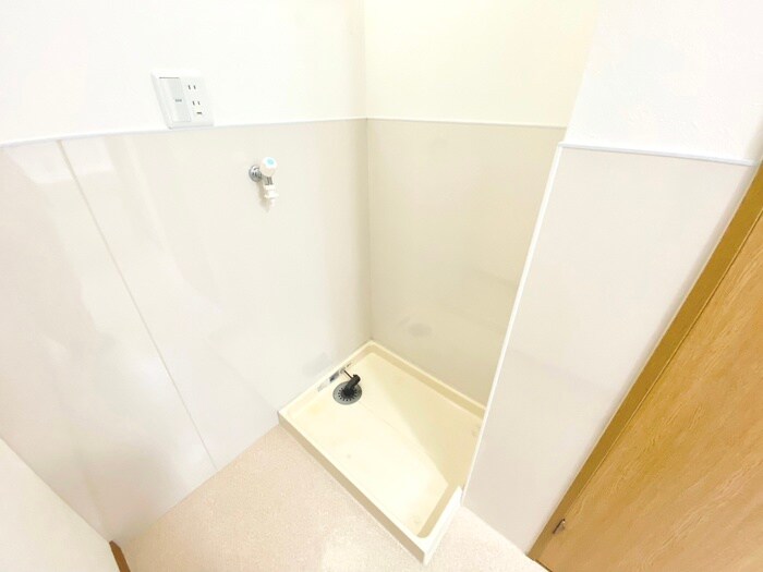 物件内観写真16　(洗濯機置場)