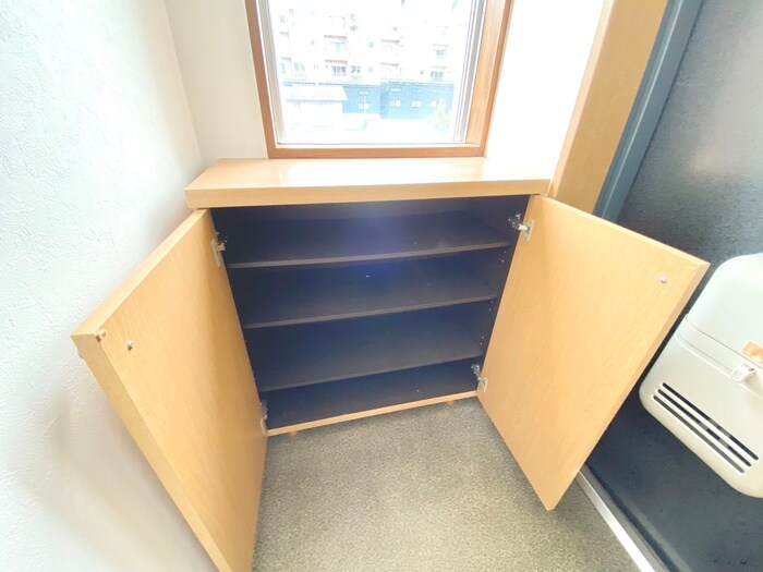 物件内観写真18　(靴箱)