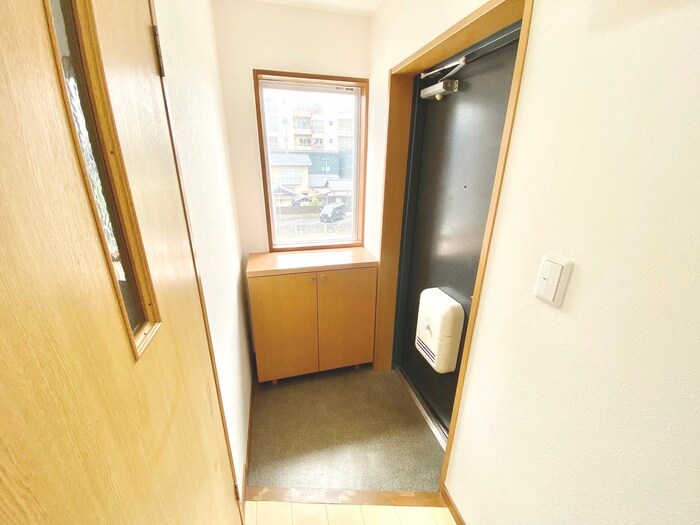 物件内観写真19　(玄関)