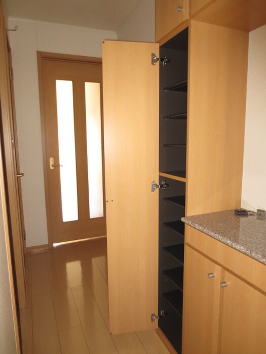 物件内観写真17　(靴箱)