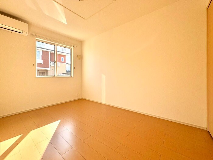 物件内観写真8　(居室)