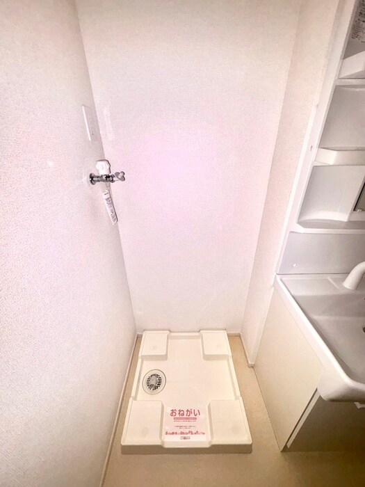 物件内観写真17　(洗濯機置場)