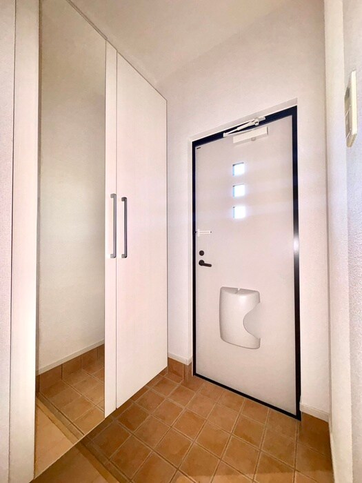 物件内観写真19　(玄関)