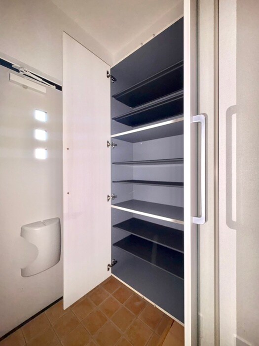 物件内観写真19　(靴箱)