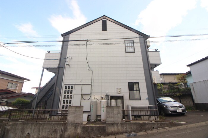 物件外観写真5　(駐車場)