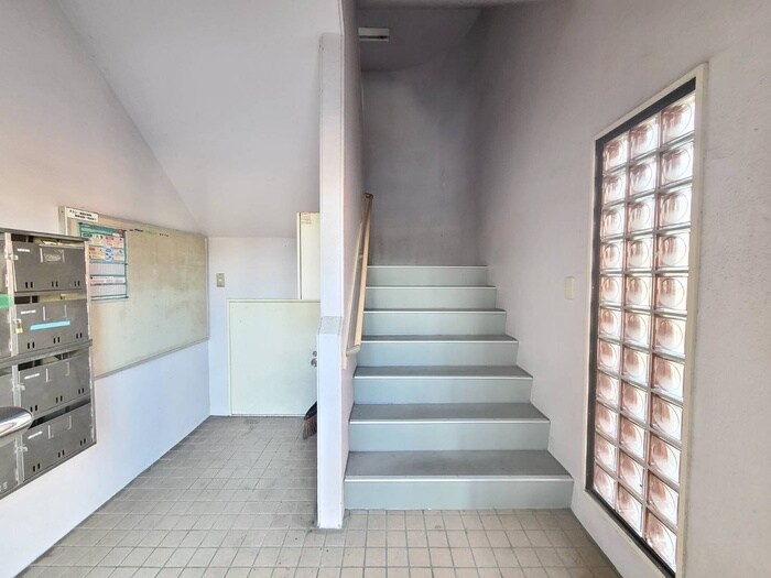 物件外観写真5　(エントランス部分)