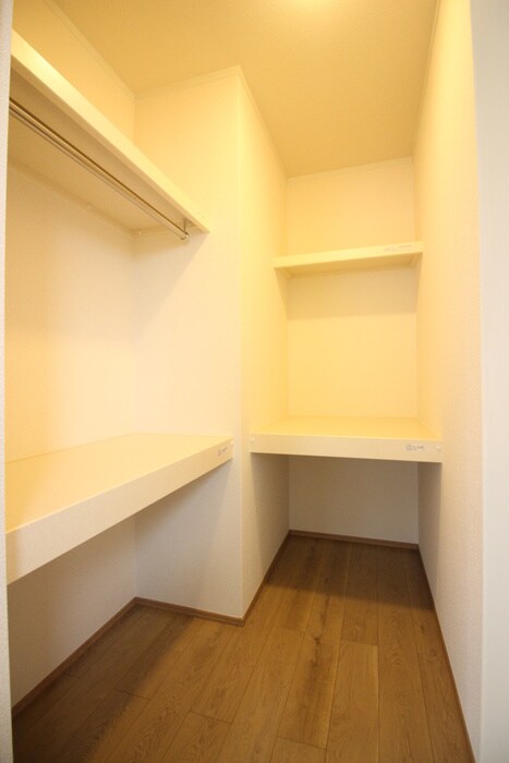 物件内観写真13　(収納)