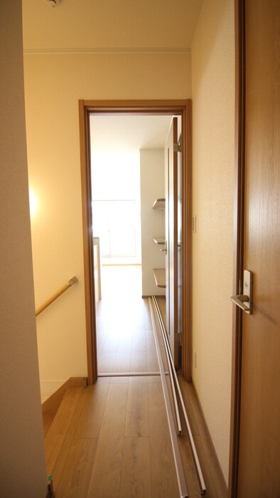 物件内観写真13　(廊下)