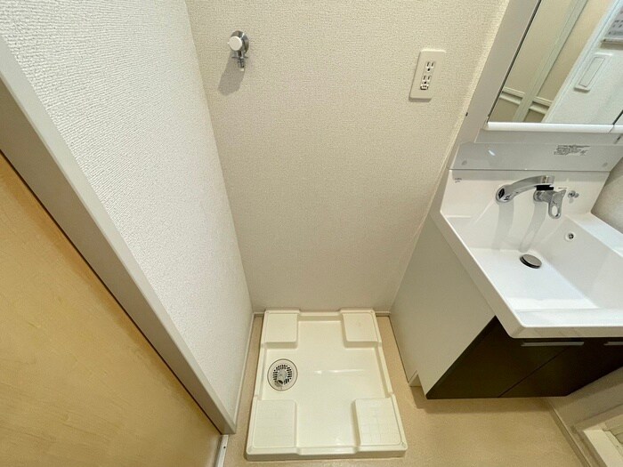 物件内観写真14　(洗濯機置場)