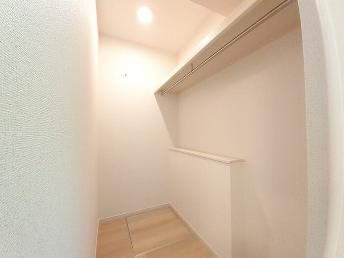 物件内観写真13　(収納)