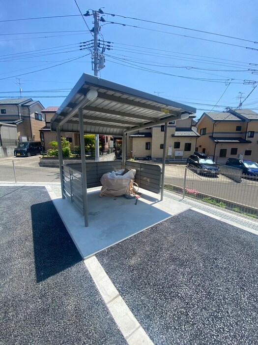 物件外観写真4　(駐輪場)
