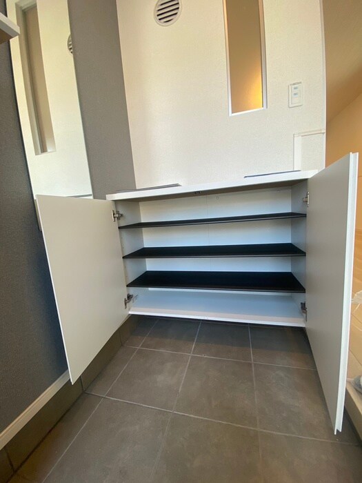 物件内観写真15　(靴箱)